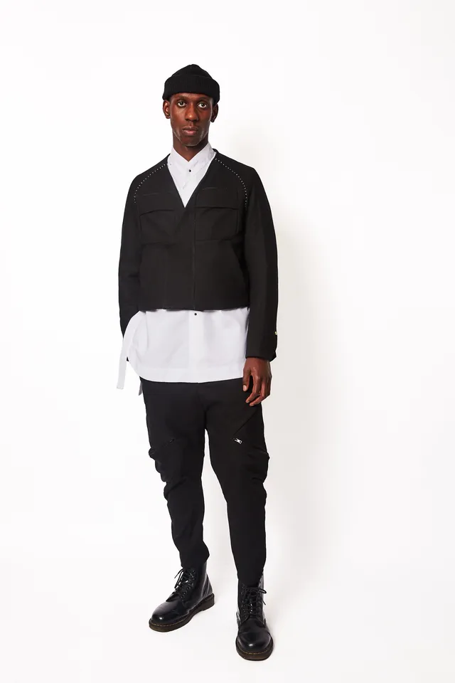 dennis-chuene-outerwear-cropped-eye-wrap-jacke-schwarz-wolle image 1