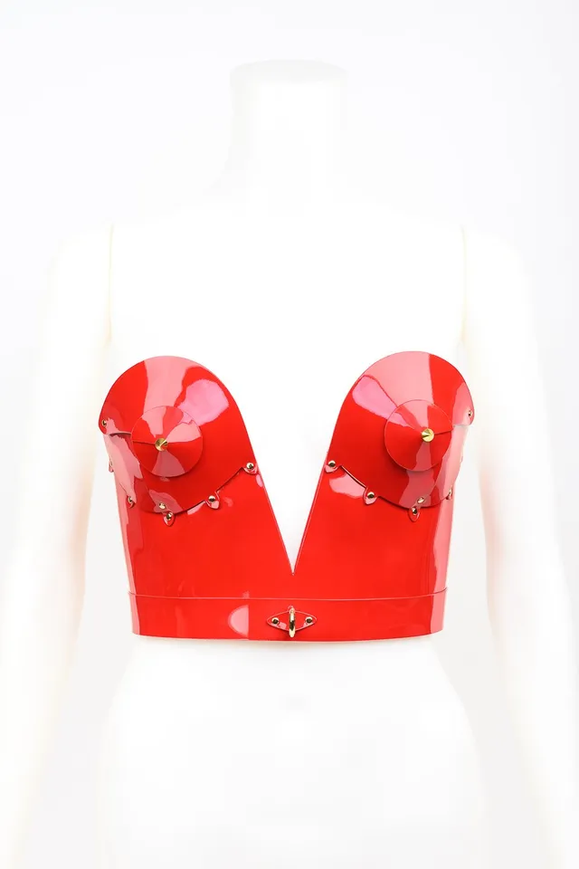 fraulein-kink-roja-korsett-rot-lack-leder-spiked-24k-gold image 1