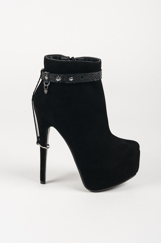 fr-ulein-kink-ebony-high-heel-cuffs-fu-fesseln image 5