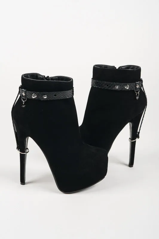 fr-ulein-kink-ebony-high-heel-cuffs-fu-fesseln image 1