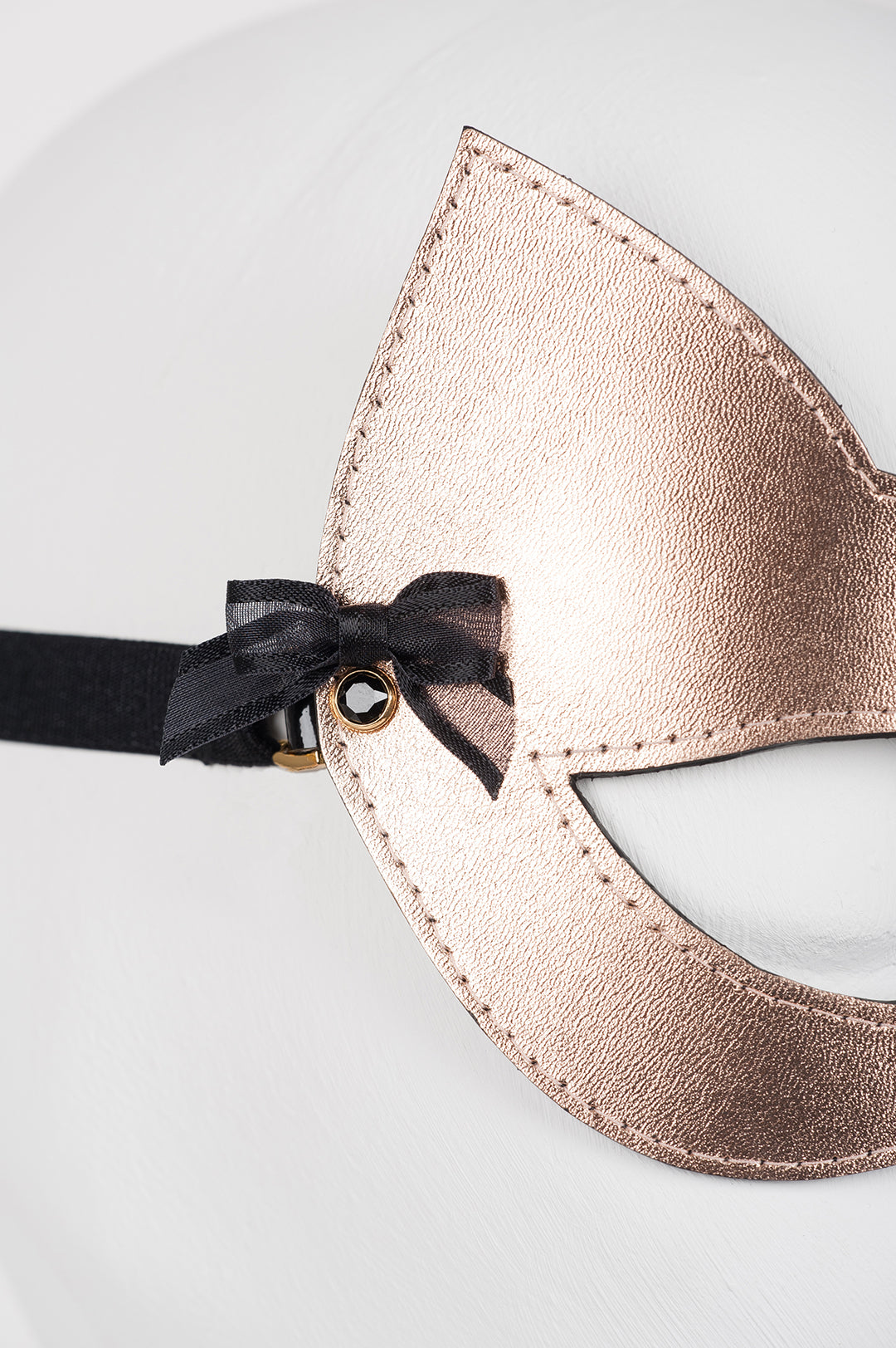 fr-ulein-kink-topaz-katzenmaske-ros-gold-leder-maske image 3