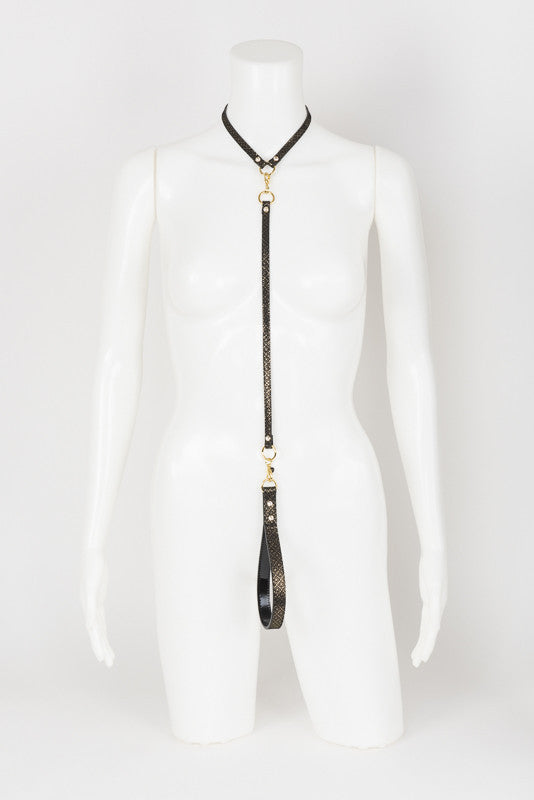 fr-ulein-kink-lush-t-strap-leder-fesseln-schwarz-gold image 2