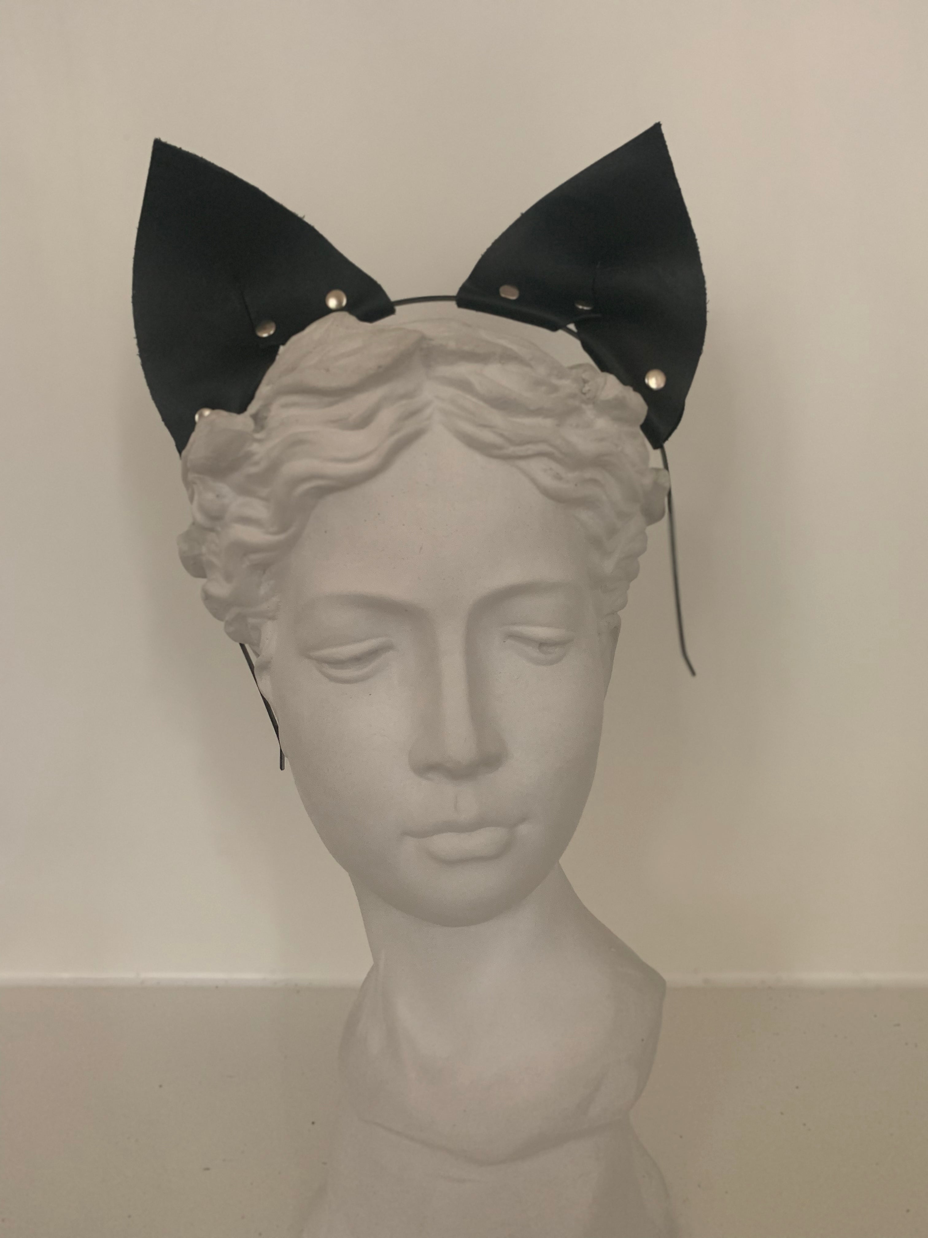 amoreze-venus-cat-ears-leder-choker-gold image 2