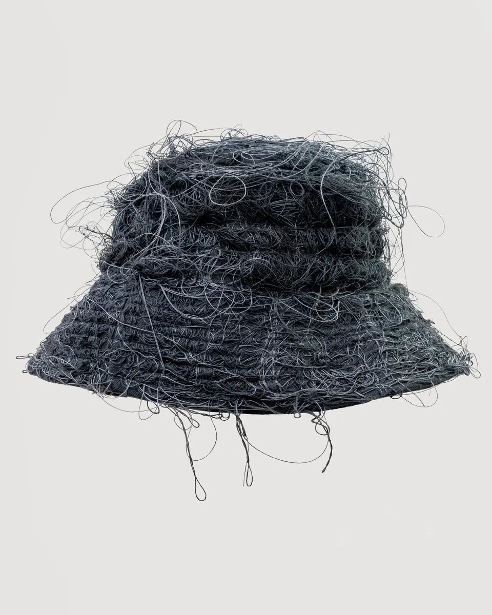 dennis-chuene-bird-s-nest-bucket-hat-fischerhut-schwarz image 1
