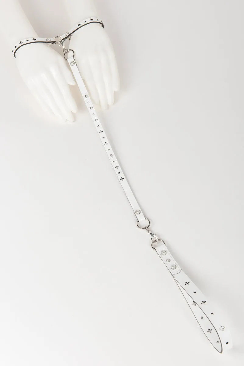 fr-ulein-kink-bianco-t-strap-wei-lack-mit-leine image 1