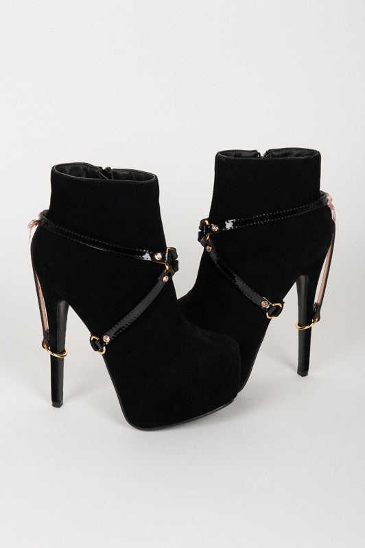 fr-ulein-kink-ankle-restraints-n-nette-heel-cuffs-lack image 1