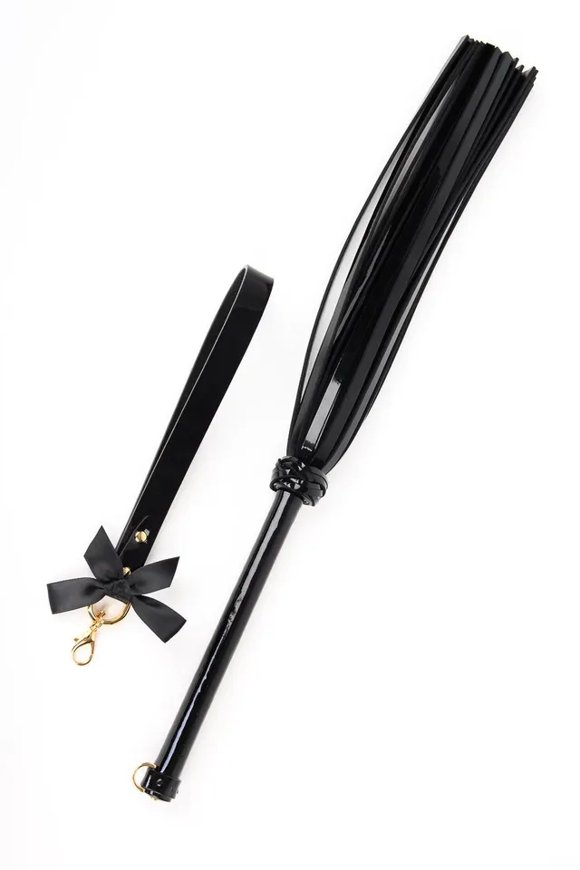 fr-ulein-kink-fk-flogger-lederpeitsche-schwarz-gold image 1