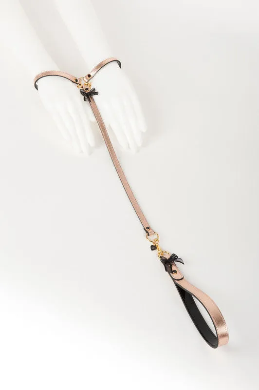 fr-ulein-kink-topaz-t-strap-fesseln-rosegold-lackleder image 1