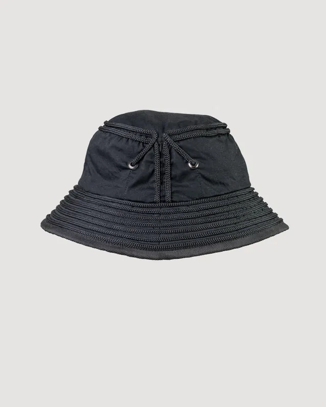 dennis-chuene-s-t-bucket-hat-fischerhut-schwarz-baumwolle image 1