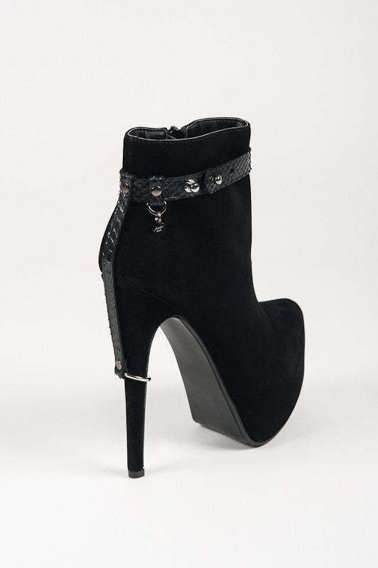 fr-ulein-kink-ebony-high-heel-cuffs-fu-fesseln image 6
