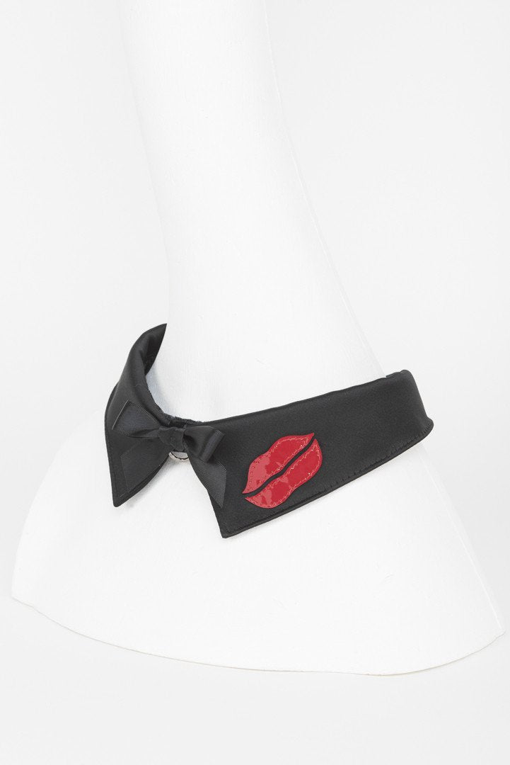 fr-ulein-kink-kiss-noir-lead-halsband-satin image 7