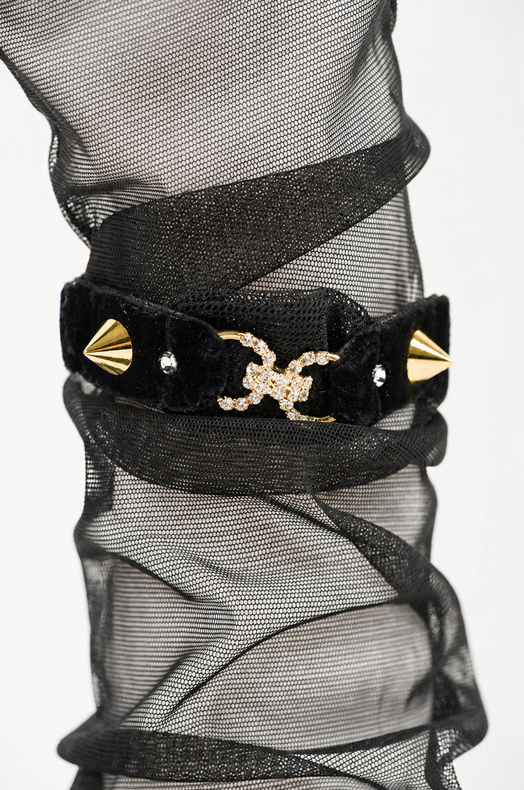 fraulein-kink-tulle-glove-handcuffs-handschuhe-schwarz-t-ll image 5