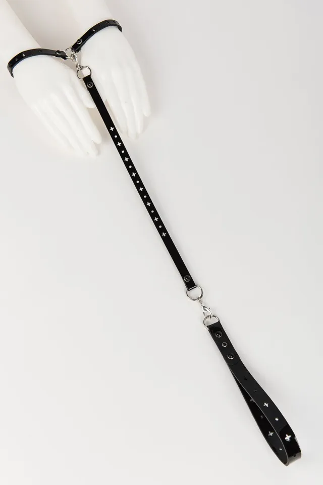 fr-ulein-kink-nero-t-strap-fessel-schwarz-lackleder image 1