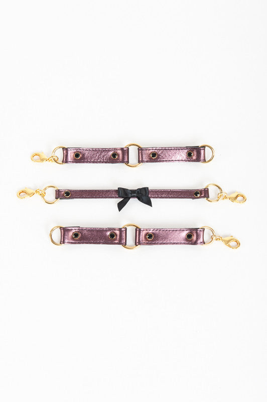 fr-ulein-kink-violet-handfesseln-leder-lila-mit-leine image 7