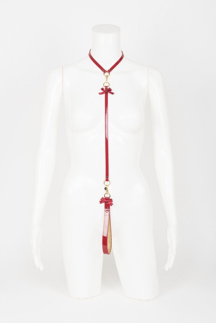 fr-ulein-kink-red-hot-t-strap-fesseln-rot-gold-swarovski image 4