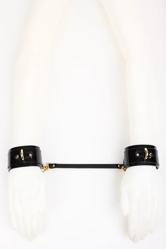 fr-ulein-kink-rica-handcuffs-fesseln-schwarz-gold-lack image 1