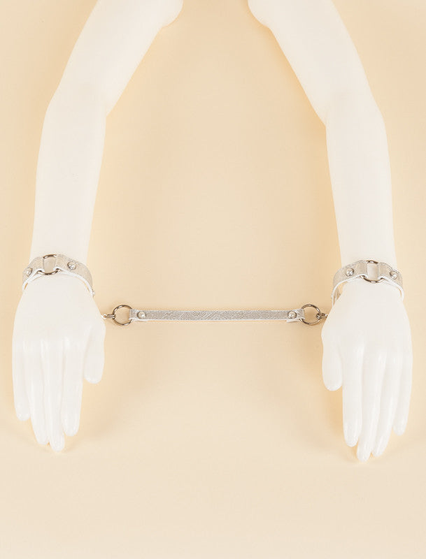 fraulein-kink-silver-lace-handcuffs-fu-fesseln-silber-spitze image 3