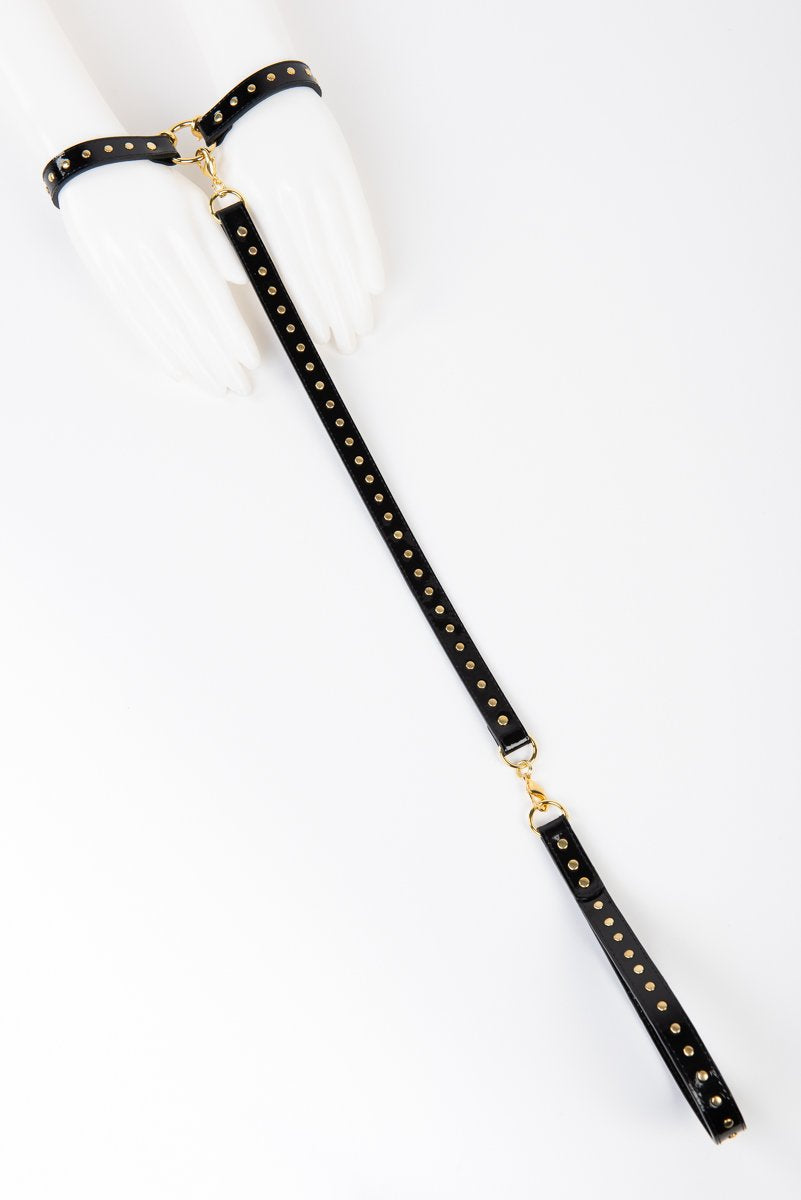 fr-ulein-kink-ricco-t-strap-fesseln-lackleder-schwarz image 1