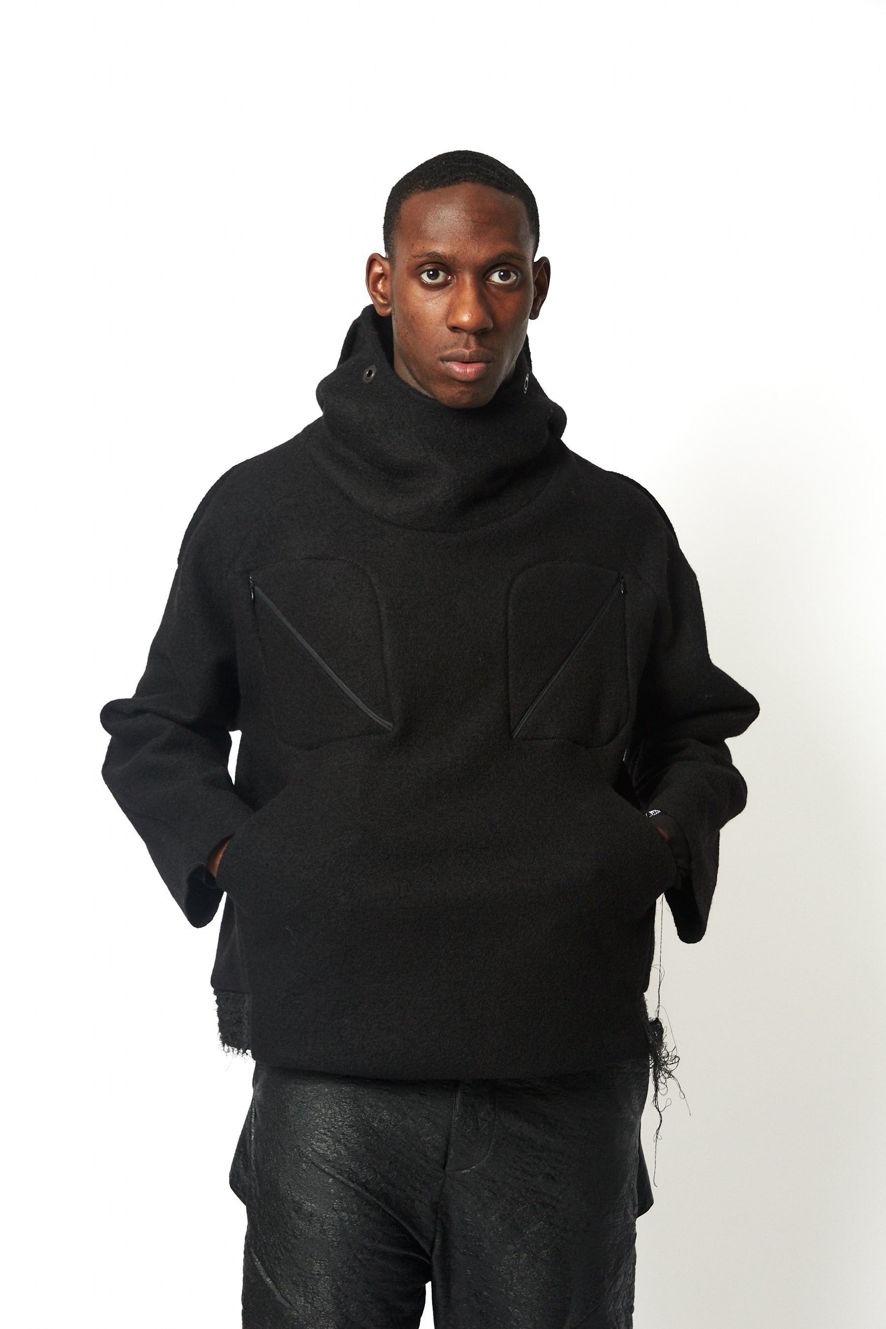 dennis-chuene-bully-hoodie-kapuzenjacke-wolle-schwarz image 4