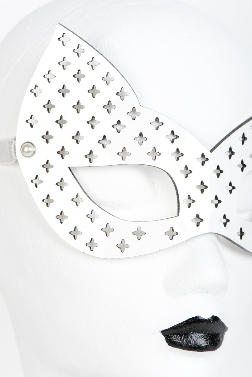 fru00e4ulein-kink-bianco-kitten-maske-wei-lackleder image 3