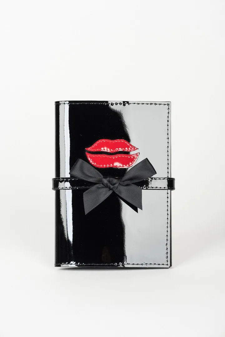 fr-ulein-kink-lingerie-kiss-passport-reisepassh-lle-schwarz-rot image 1