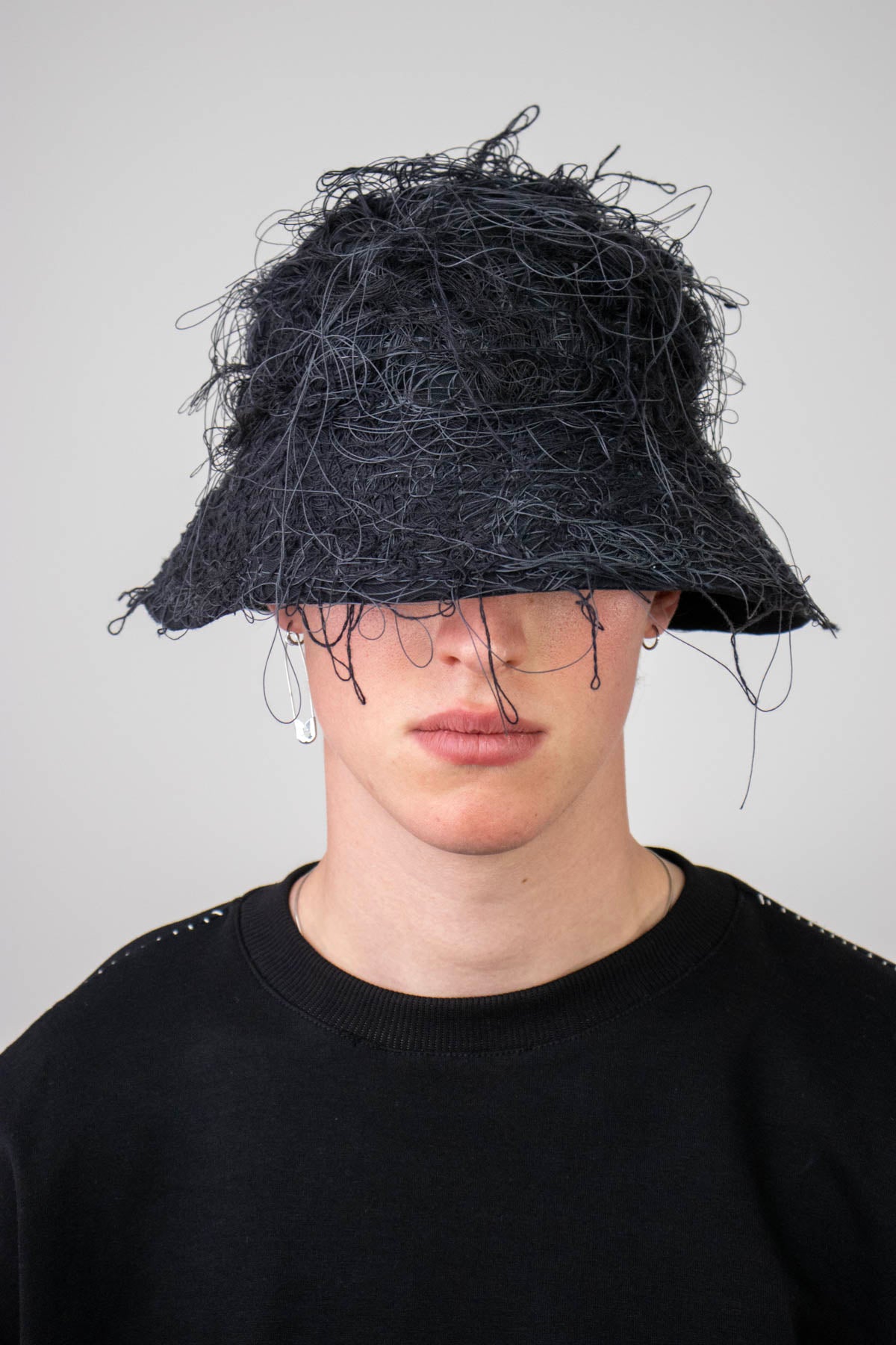 dennis-chuene-bird-s-nest-bucket-hat-fischerhut-schwarz image 3