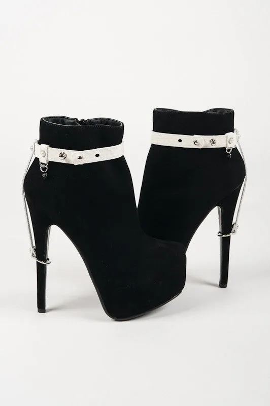 fr-ulein-kink-ankle-restraints-ivory-high-heel-cuffs-python image 1