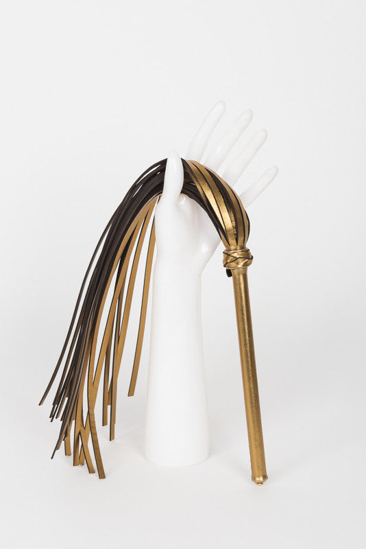 fraulein-kink-crops-lavish-flogger-peitsche-gold-bronze image 5