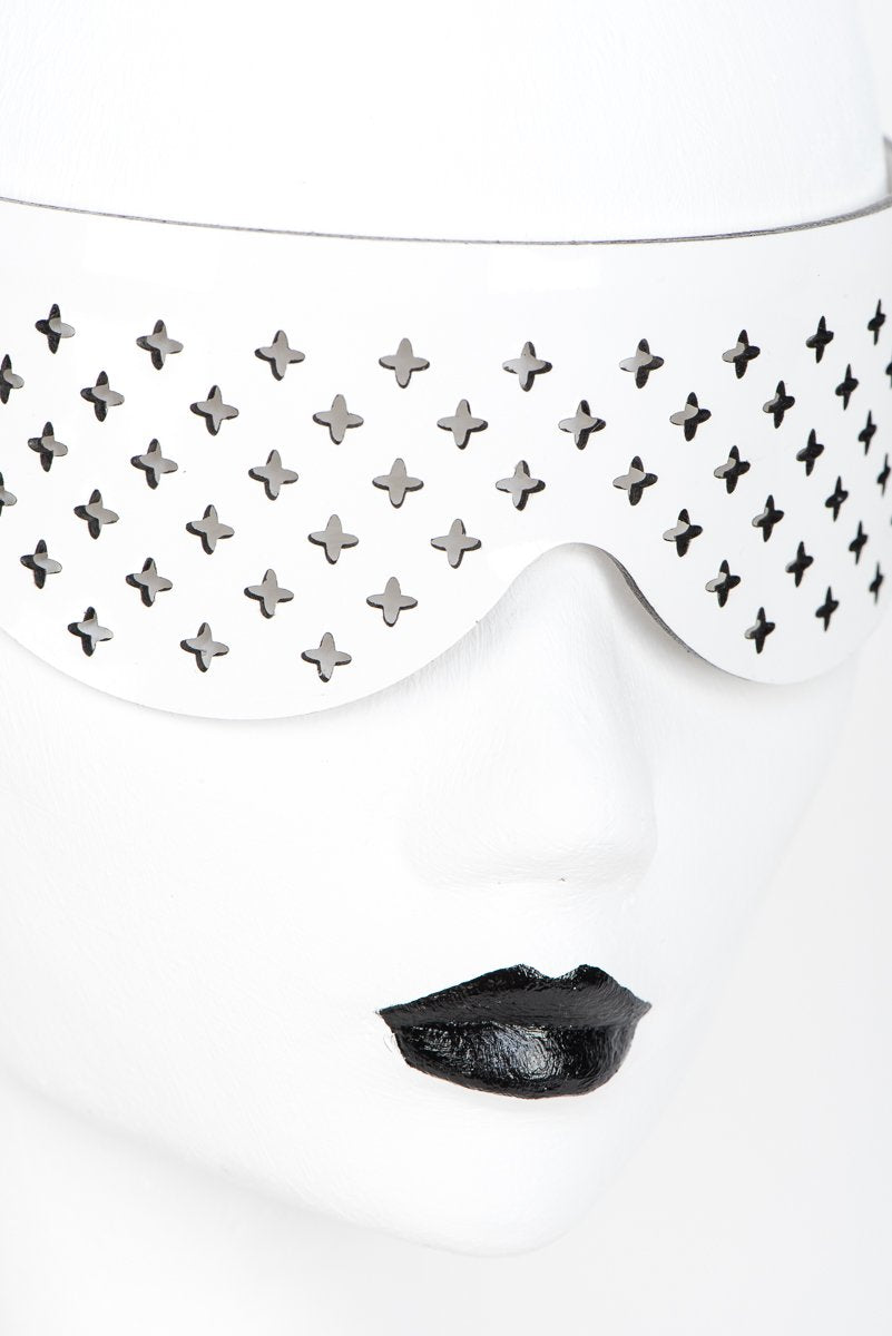 fr-ulein-kink-bianco-confessional-augenmaske-wei-lackleder image 3