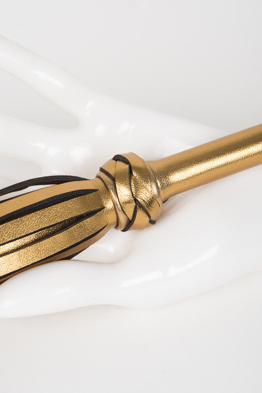 fraulein-kink-crops-lavish-flogger-peitsche-gold-bronze image 3