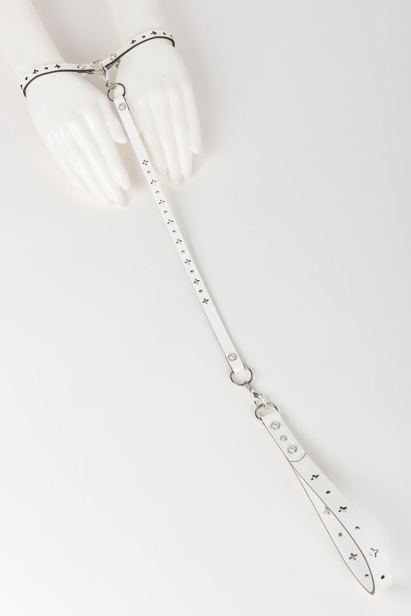 fr-ulein-kink-bianco-t-strap-wei-lack-mit-leine image 1