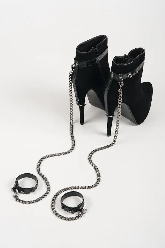fr-ulein-kink-heel-restraints-fu-fesseln-schwarz-kette image 1