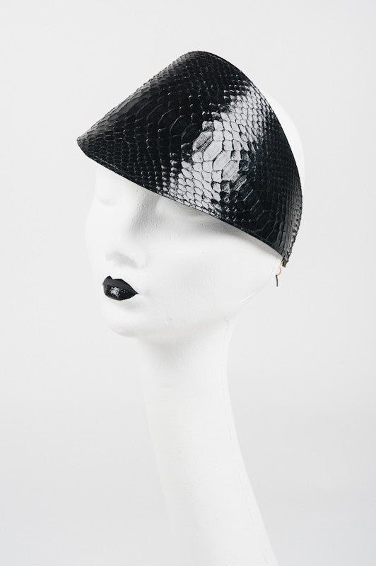 fru00e4ulein-kink-ebony-visor-cap-python-schwarz image 1