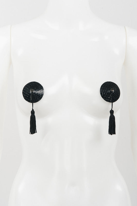 fr-ulein-kink-ebony-pasties-nippel-schwarz-fransen image 1