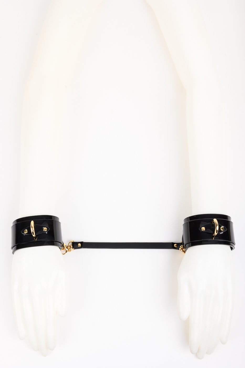 fr-ulein-kink-rica-handcuffs-fesseln-schwarz-gold-lack image 1