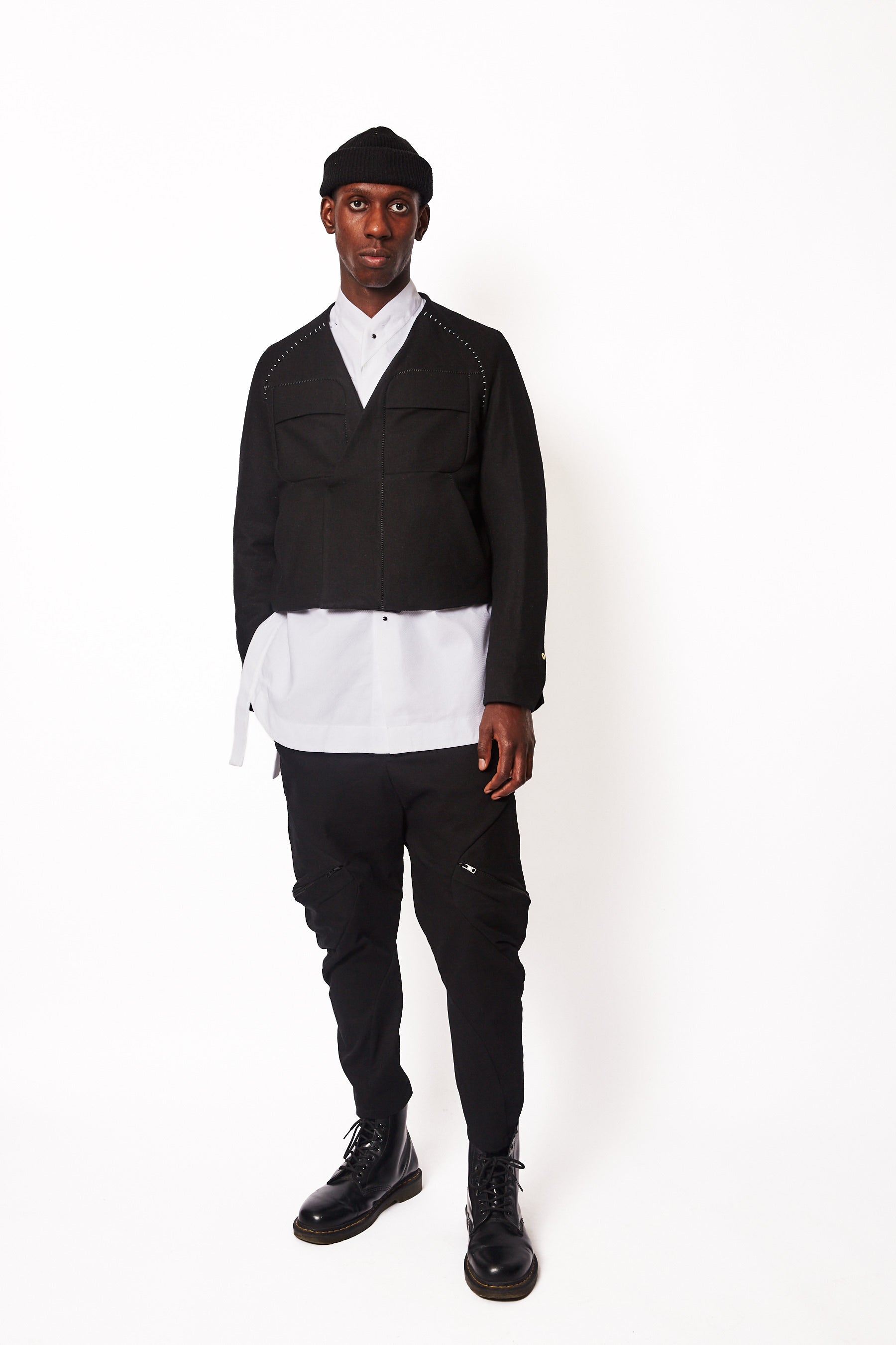 dennis-chuene-outerwear-cropped-eye-wrap-jacke-schwarz-wolle image 1