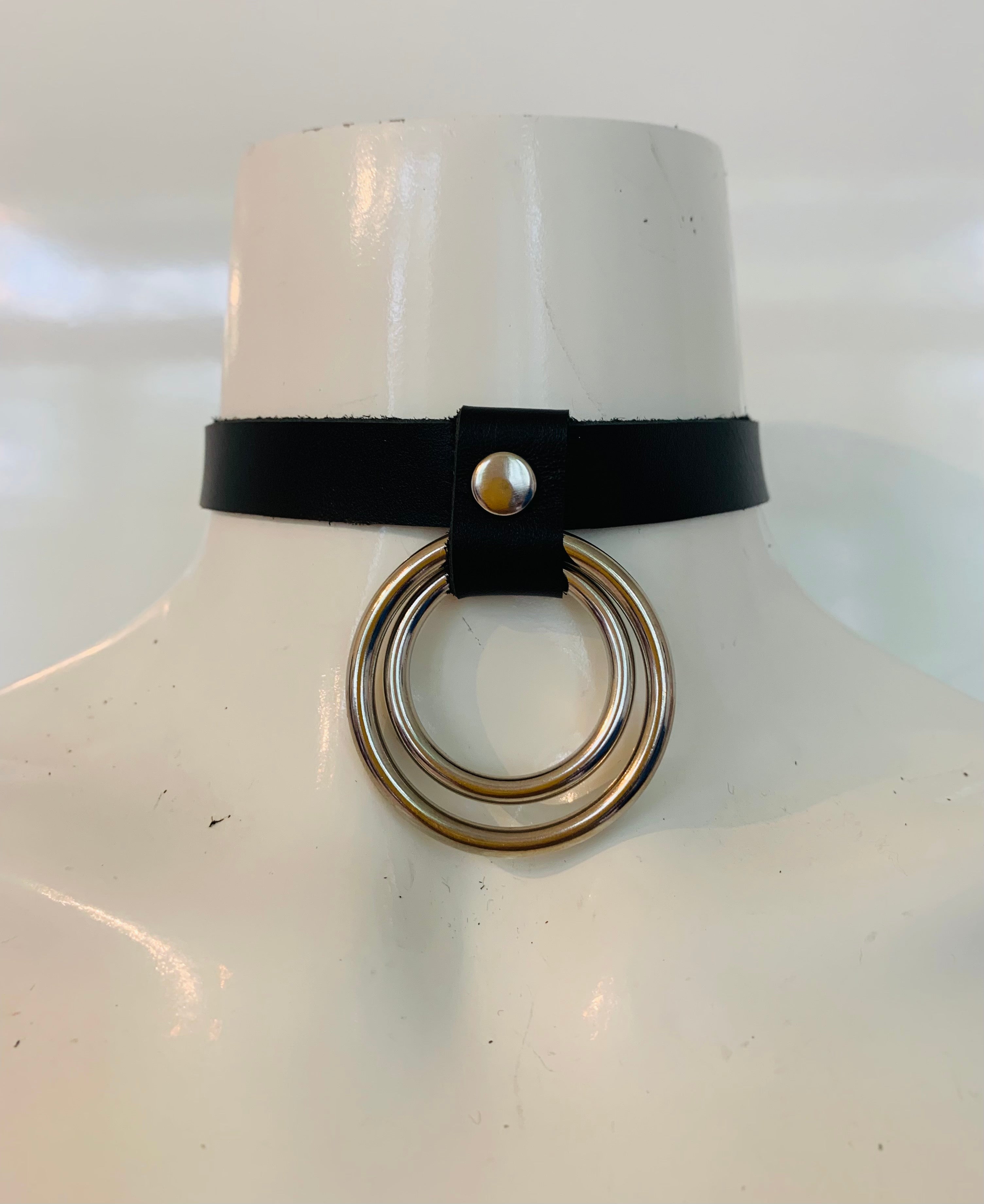 amoreze-christine-leder-choker-halsband-m-schwarz-silber image 4
