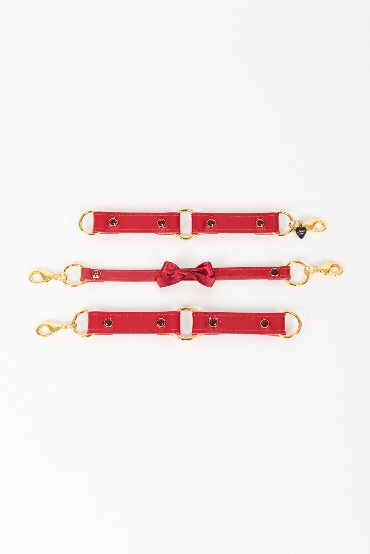 fr-ulein-kink-red-hot-handcuffs-handfesseln-rot-lack image 4