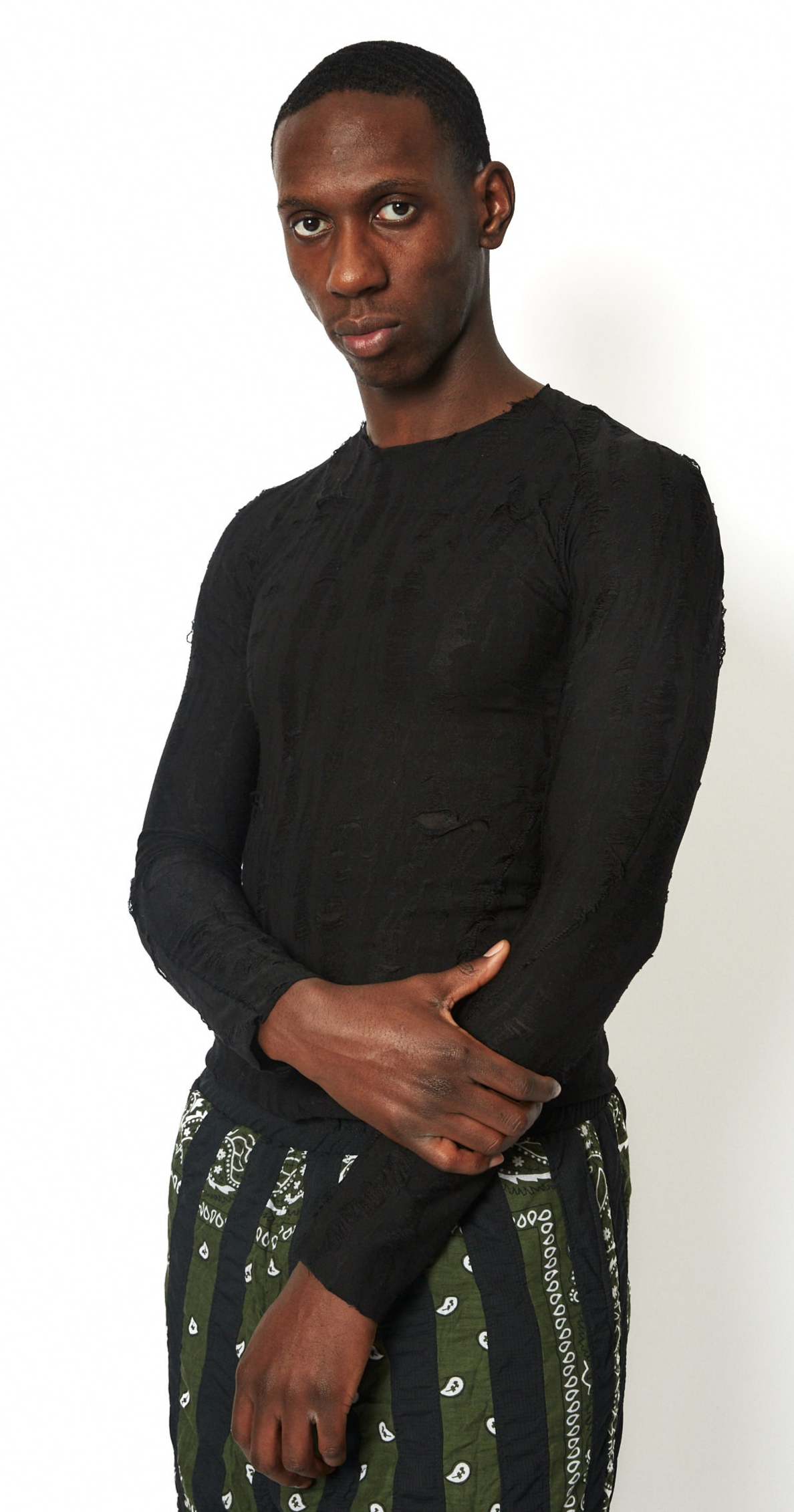 dennis-chuene-distressed-tee-t-shirt-schwarz-viskose image 4
