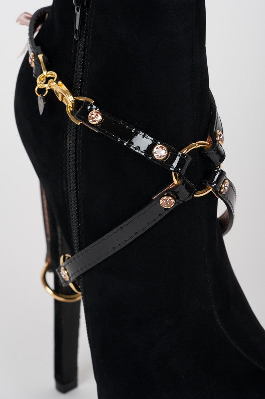 fr-ulein-kink-ankle-restraints-n-nette-heel-cuffs-lack image 4