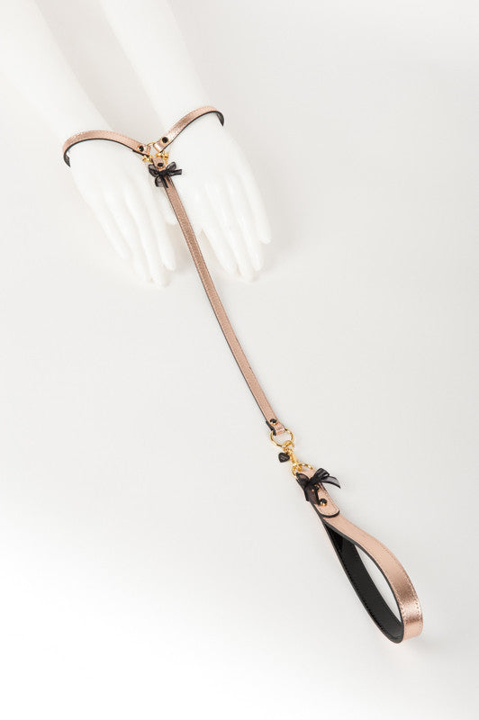 fr-ulein-kink-topaz-t-strap-fesseln-rosegold-lackleder image 1
