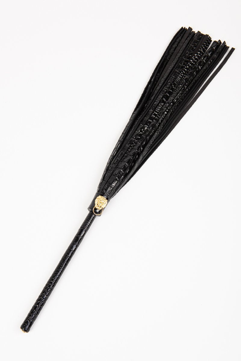 fr-ulein-kink-crocco-flogger-lederpeitsche-schwarz-gold image 1