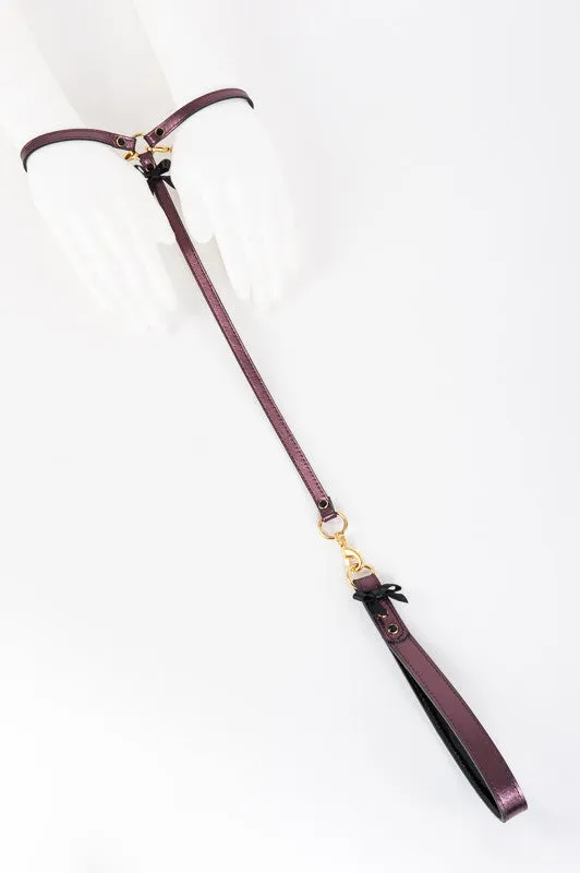 fraulein-kink-t-straps-violet-fu-fesseln-leder-lila image 1