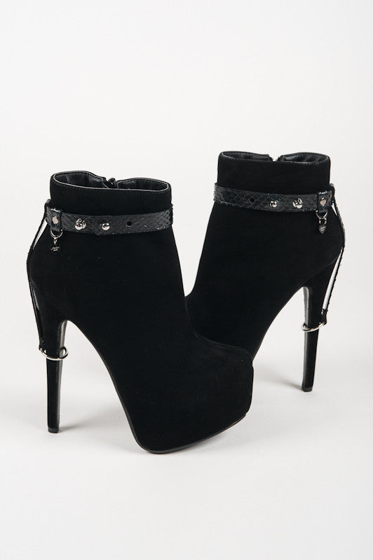 fr-ulein-kink-ebony-high-heel-cuffs-fu-fesseln image 1
