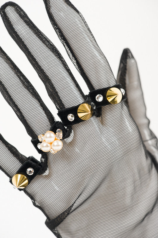 fraulein-kink-tulle-glove-handcuffs-handschuhe-schwarz-t-ll image 3