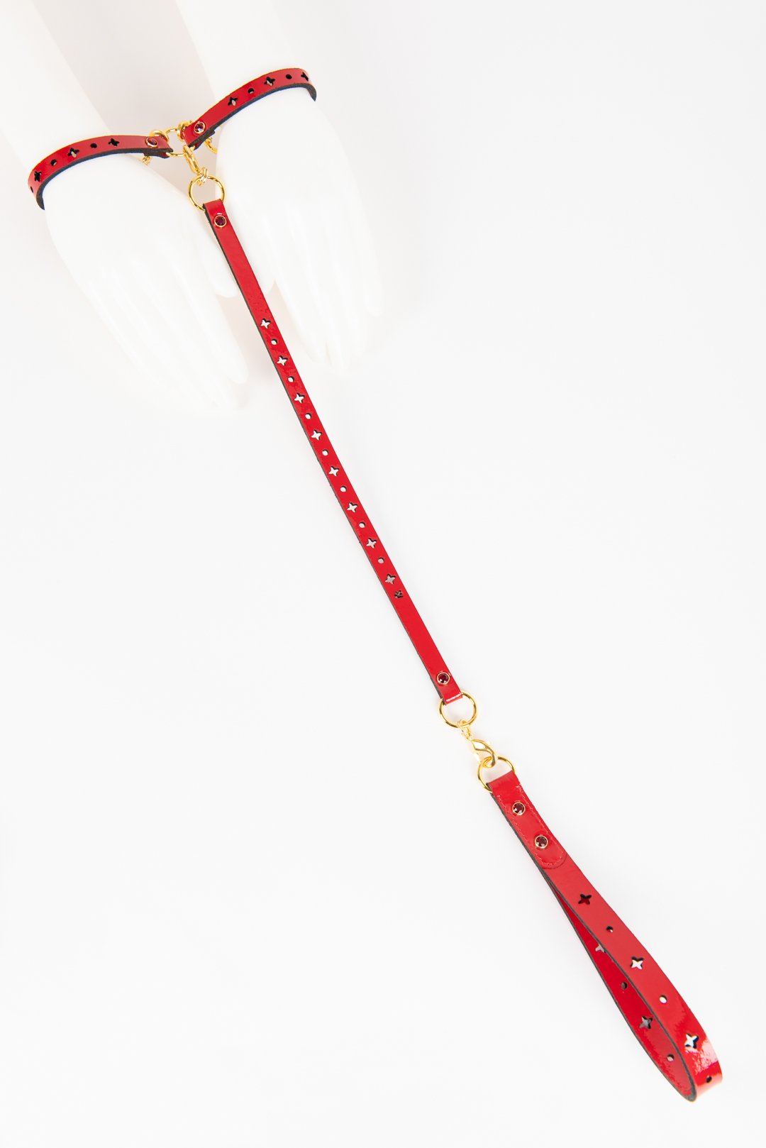 fraulein-kink-rosso-t-strap-fesseln-lackleder-rot-mit-leine image 1