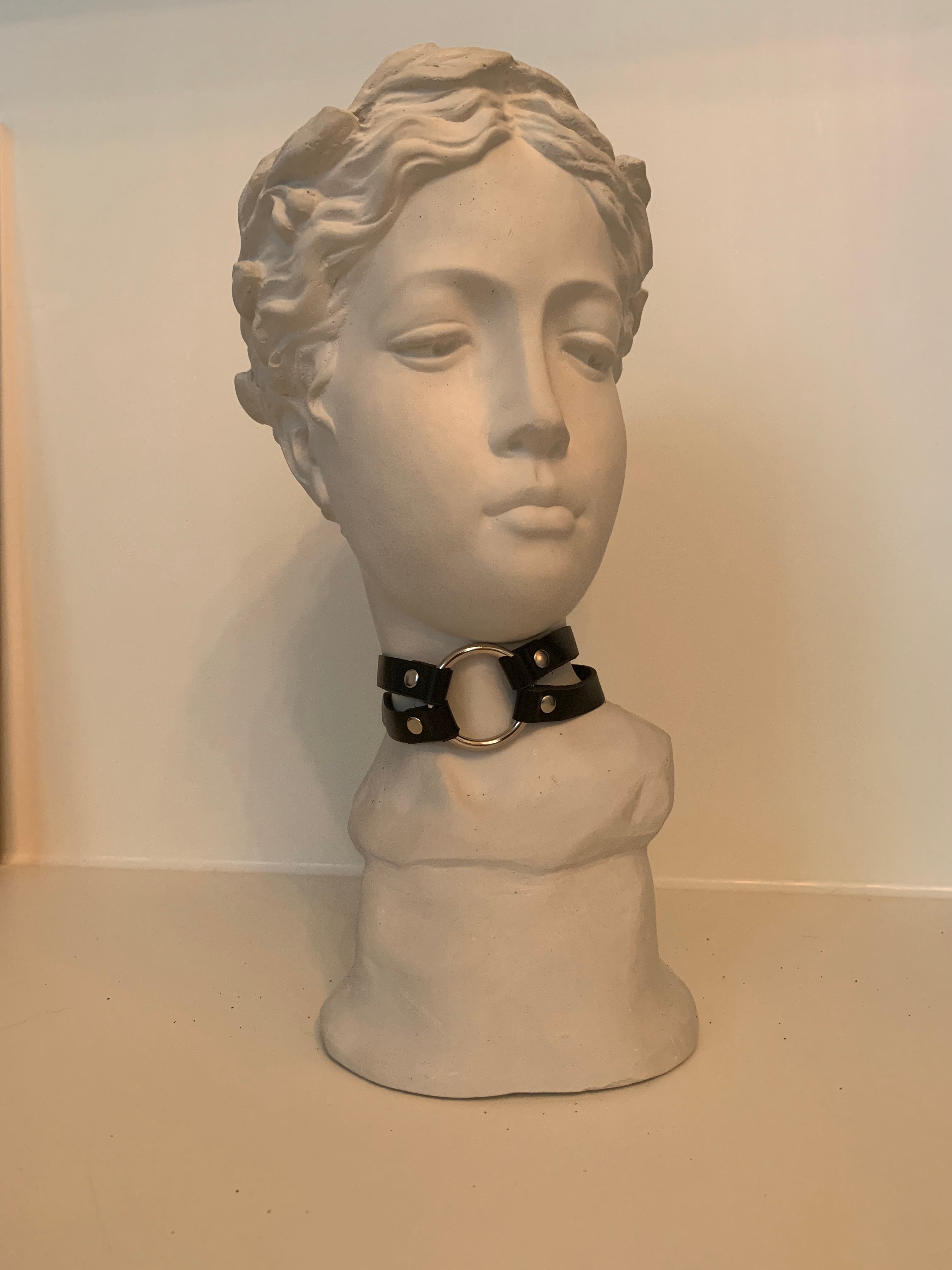 amoreze-agnes-leder-choker-schwarz-gr-s-ring image 2