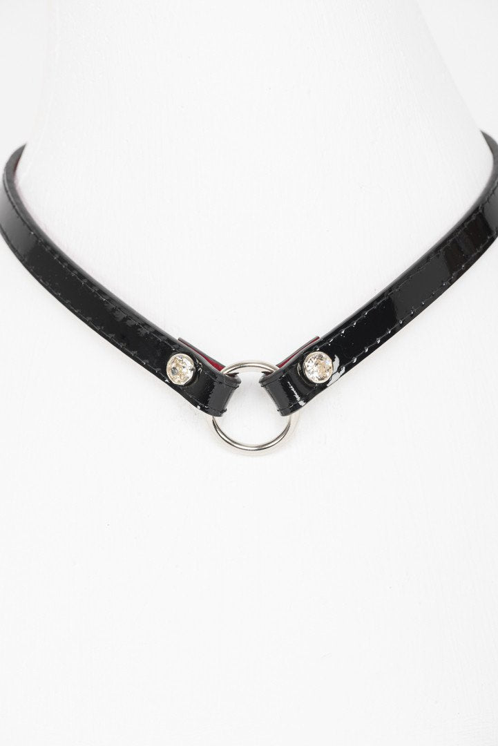 fr-ulein-kink-kiss-t-strap-fessel-schwarz-rot image 5