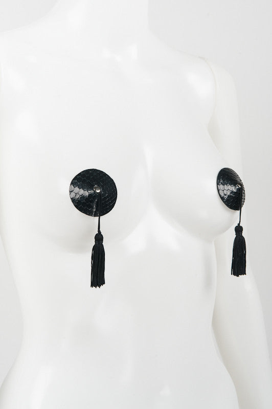 fr-ulein-kink-ebony-pasties-nippel-schwarz-fransen image 2