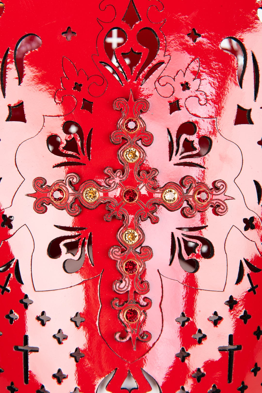 fr-ulein-kink-rosso-confessional-mitre-kopfschmuck-rot image 3